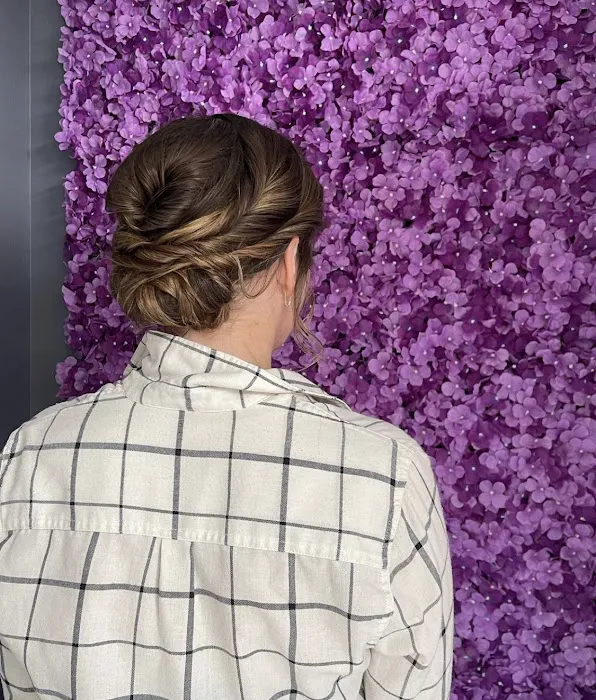 Tamed By Gravity Salon & Spa Picture 10
