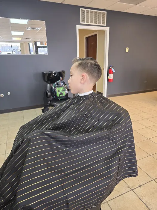 Marco’s Barber Shop Picture 1