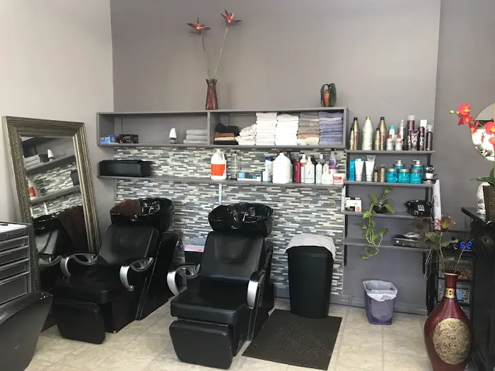 VIP'S Hair Salon & Barber Shop Picture 9