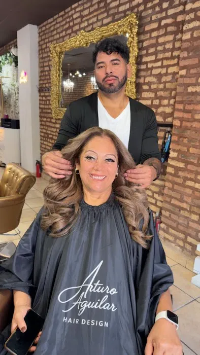 MIDWAY BEAUTY BAR BY LUIS Picture 1