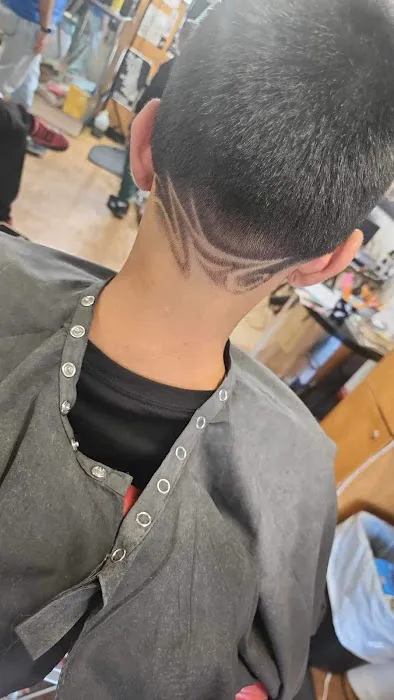 FADED VIBEZ ONLY BARBERSHOP Picture 5