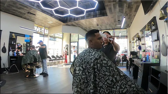 BROTHERS BARBER SHOP Picture 9