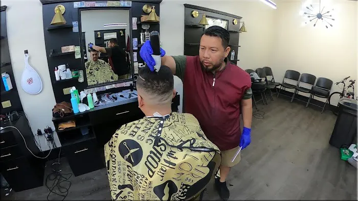 BROTHERS BARBER SHOP Picture 4