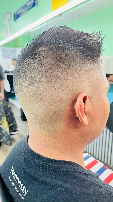 BROTHERS BARBER SHOP Picture 2