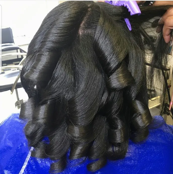 Feminine Edge Barber Salon Picture 6