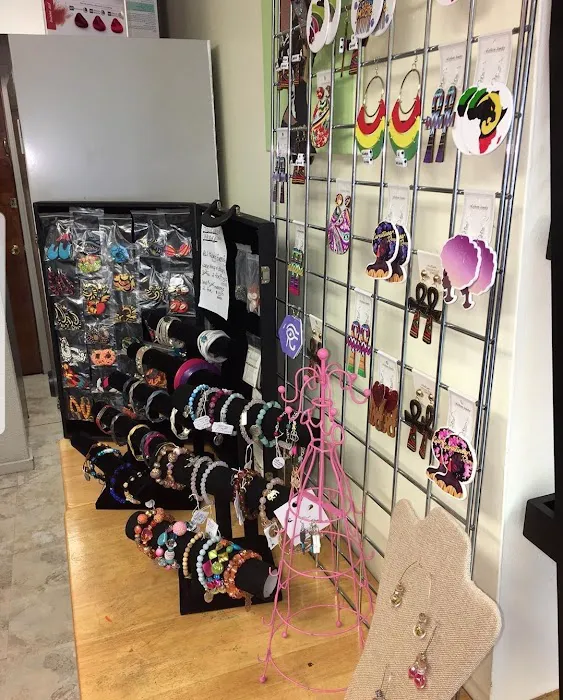 Feminine Edge Barber Salon Picture 8