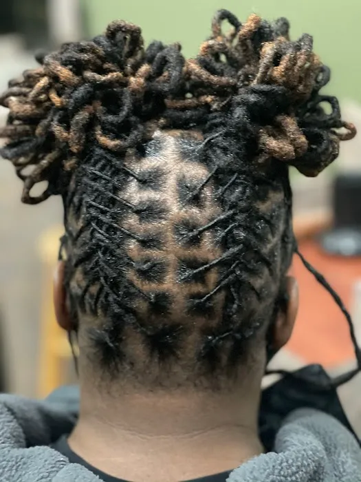 Lavish Barber & Beauty Lounge Picture 1