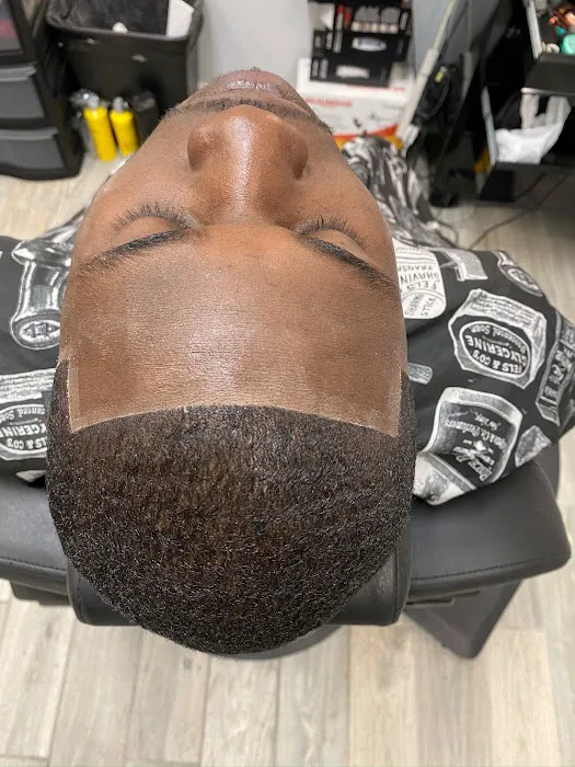 Lavish Barber & Beauty Lounge Picture 6
