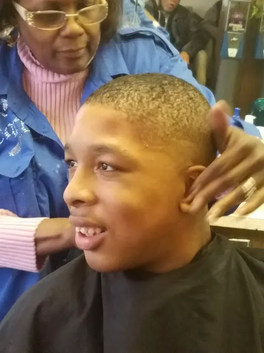 Leverette's Barber Shop Picture 3