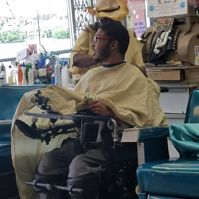 Leverette's Barber Shop Picture 5
