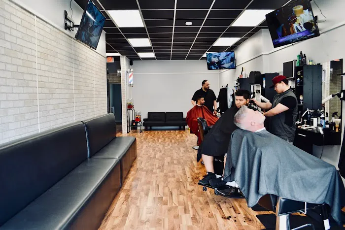 Creation Cuts Barbershop Picture 2