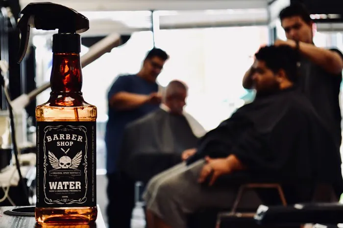 Creation Cuts Barbershop Picture 4