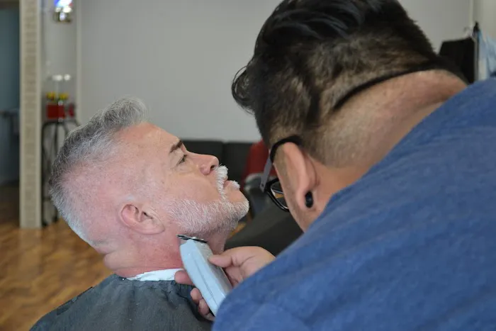 Creation Cuts Barbershop Picture 5