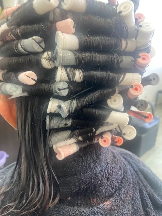 Marlen’s Glamour Hair Salon LLC Picture 3