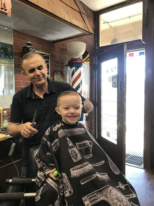 Frank's Barber Shoppe Picture 10