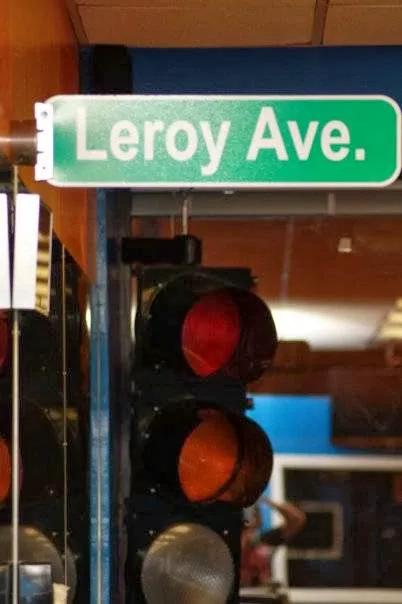 Leroy Avenue Barbershop Picture 9