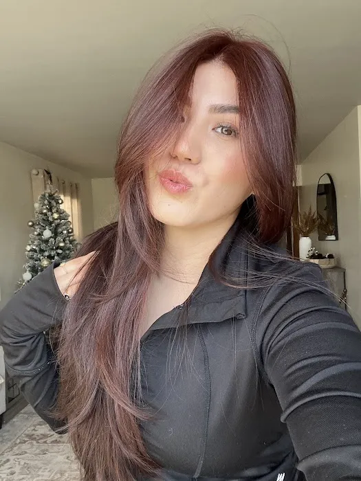 Paola's Hair Salon Picture 3