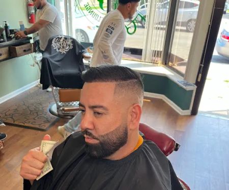 VINTAGE BARBER LOUNGE