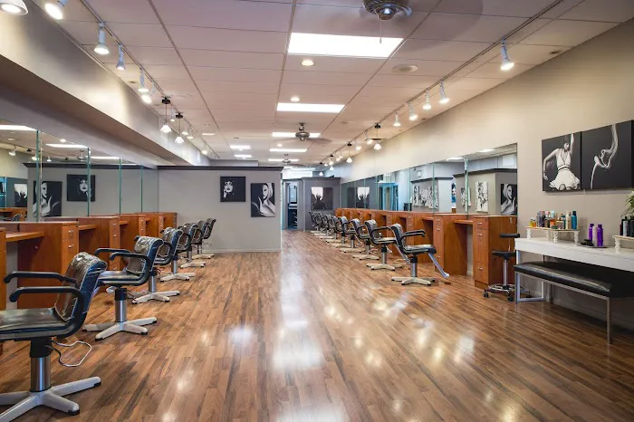 Sean Patricks Hair Salon Picture 5