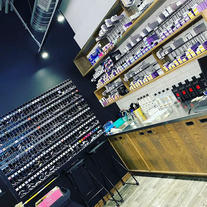 D'Dami Salon Picture 7
