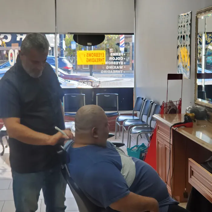 Tom's Hair Salon Picture 2