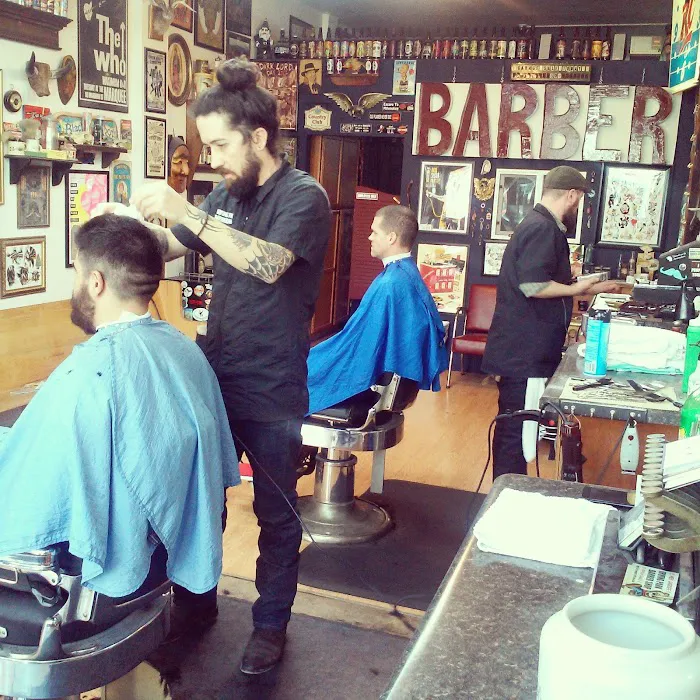 Irving Park Barbershop Picture 10