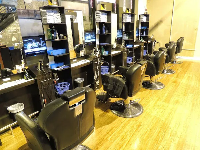 A Sharper Image Salon and Barber Picture 7