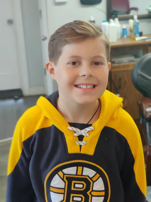 Welles Park Barber Shop Picture 9