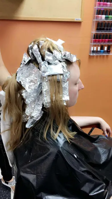 Caldian Hair Salon Picture 8