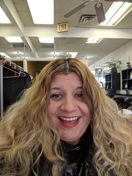 Jacky's Salon Picture 2