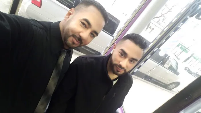 Fashion Hair Salon Picture 4