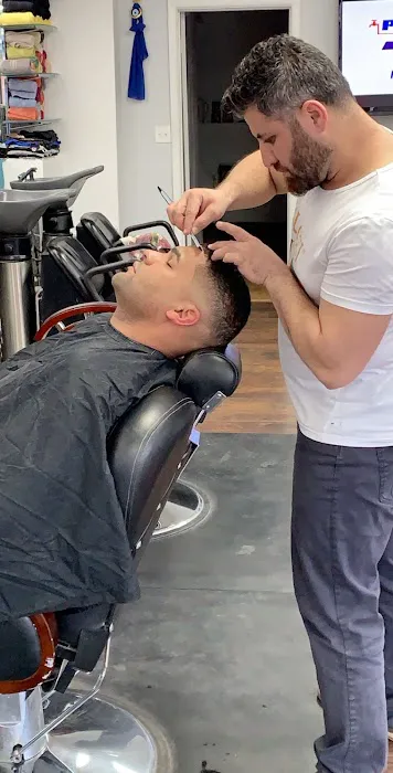 Robin Hood Salon Picture 10