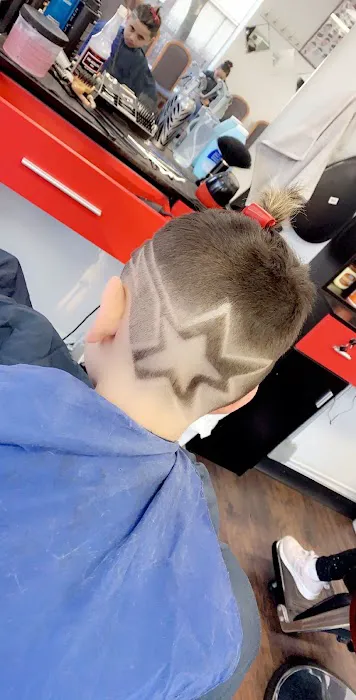 Robin Hood Salon Picture 9