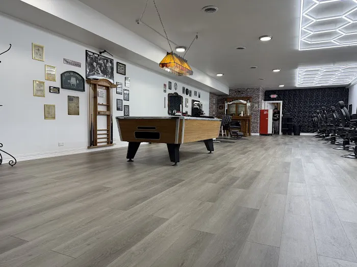Revolutionary Barber parlor Picture 8