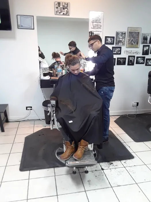 Revolutionary Barber parlor Picture 4
