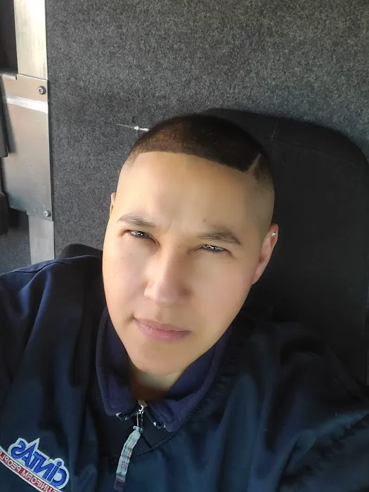 Habibi Cuts Barbershop Picture 2