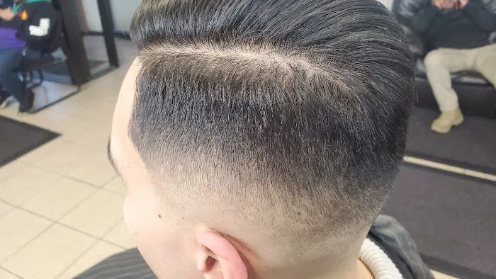 Wall St Barbers Picture 3