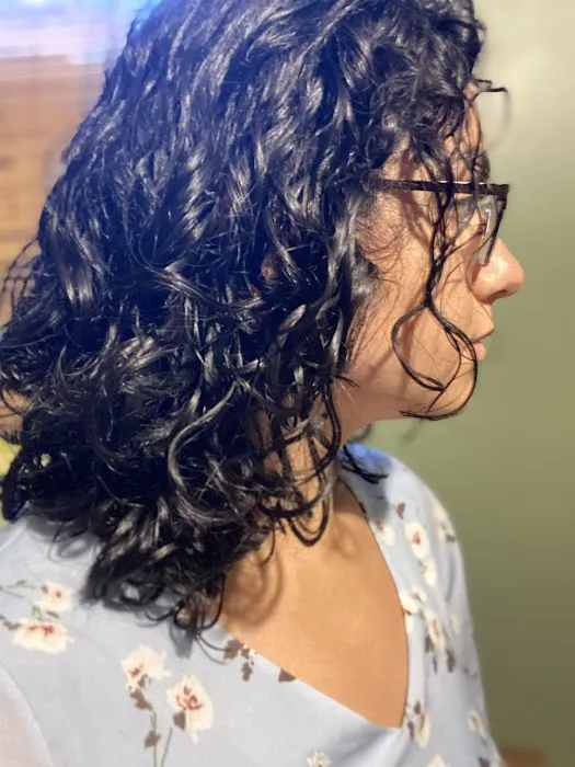 Midway Hair Salon Picture 9