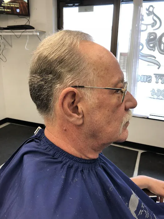 Two Legends Barber & Beauty Shop Picture 5