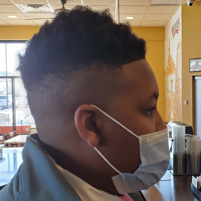 Four Seasons Barber Shop Picture 2