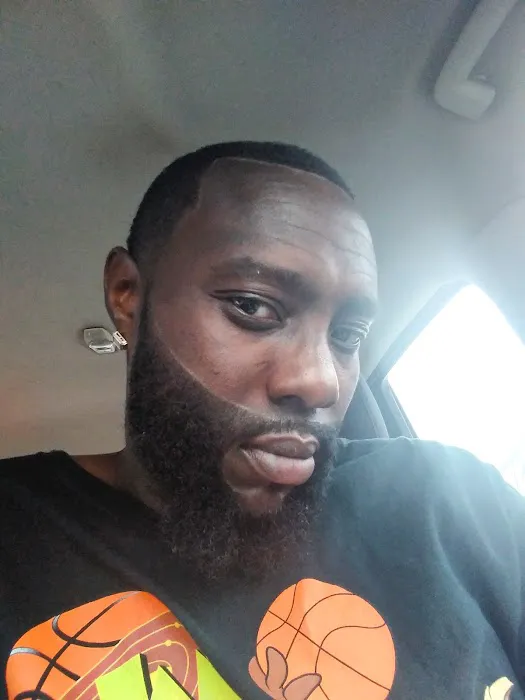 Four Seasons Barber Shop Picture 1