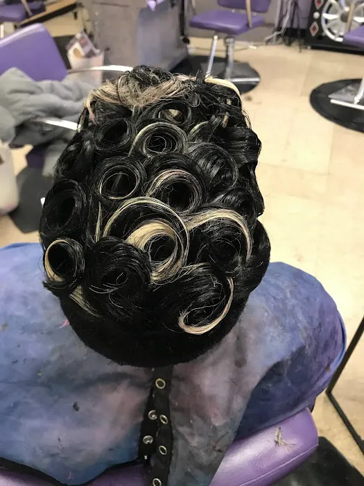 MZ. LA HAIR STUDIO Picture 6