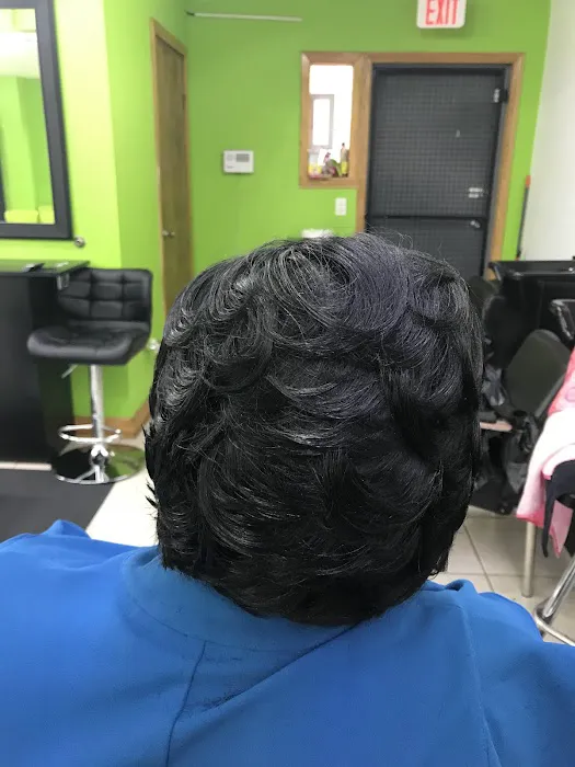 MZ. LA HAIR STUDIO Picture 9