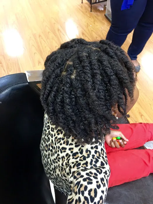 TWISTED ROOTS SALON Picture 5