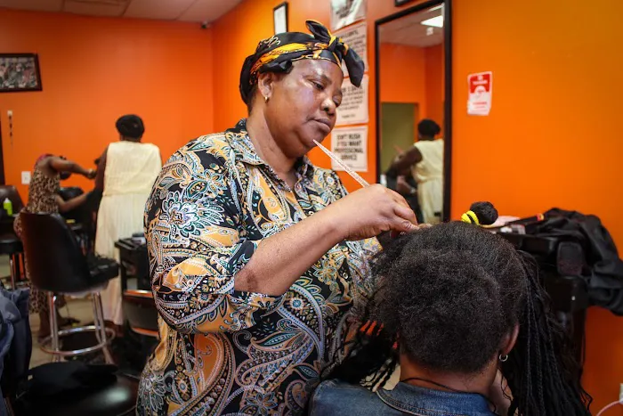 Amy-Dona Hair Braiding Picture 3