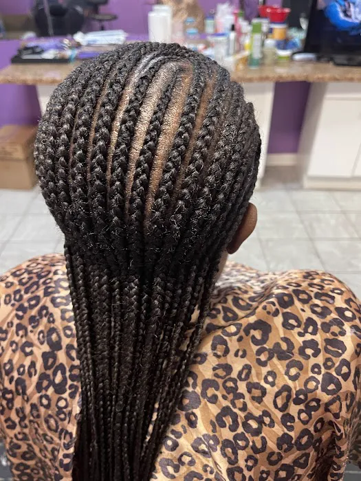 Joicee Professional hair braiding Picture 9