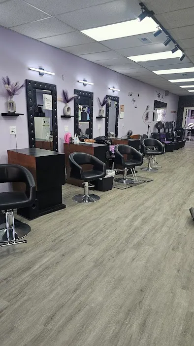Black Magic Unisex Hair Salon Picture 2