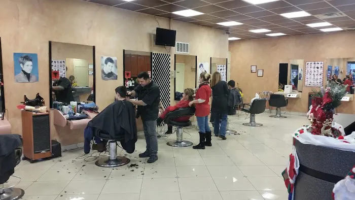 Auroras Family Hair Salon Picture 4