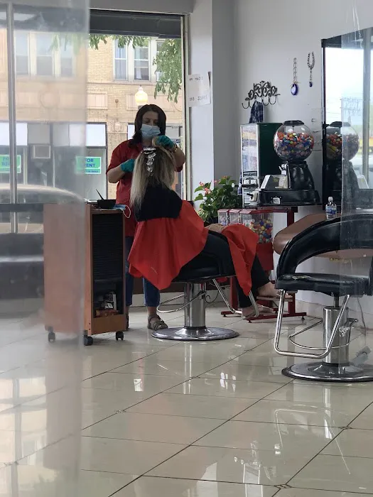 Auroras Family Hair Salon Picture 5