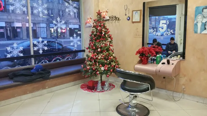 Auroras Family Hair Salon Picture 2